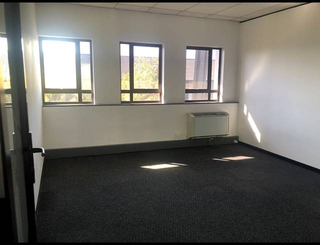 194M² OFFICE TO LET IN HYDE PARK